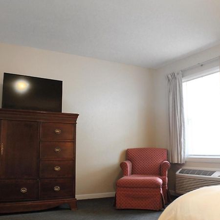 Alpine Inn & Suites Рокфорд Экстерьер фото