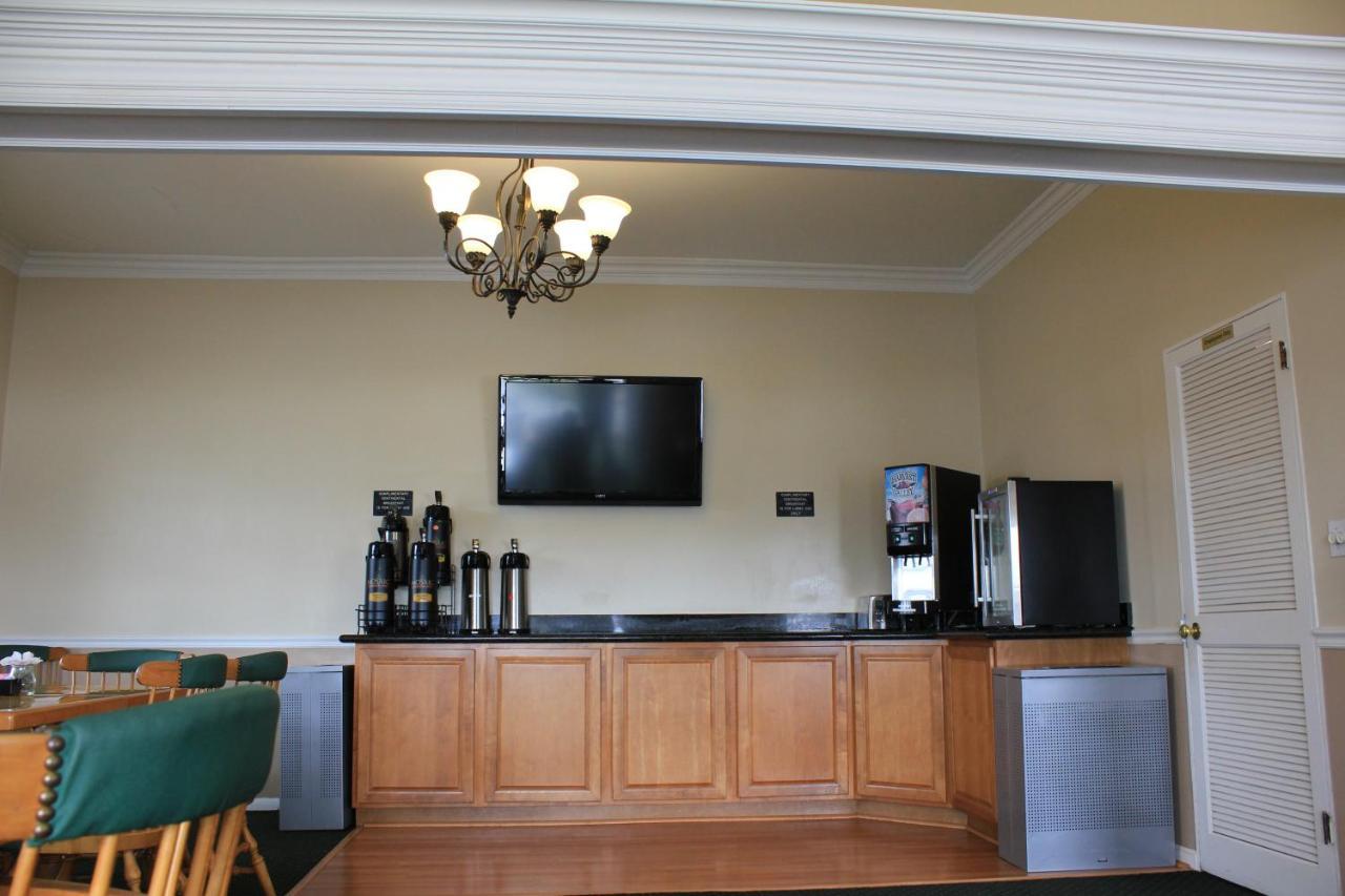 Alpine Inn & Suites Рокфорд Экстерьер фото