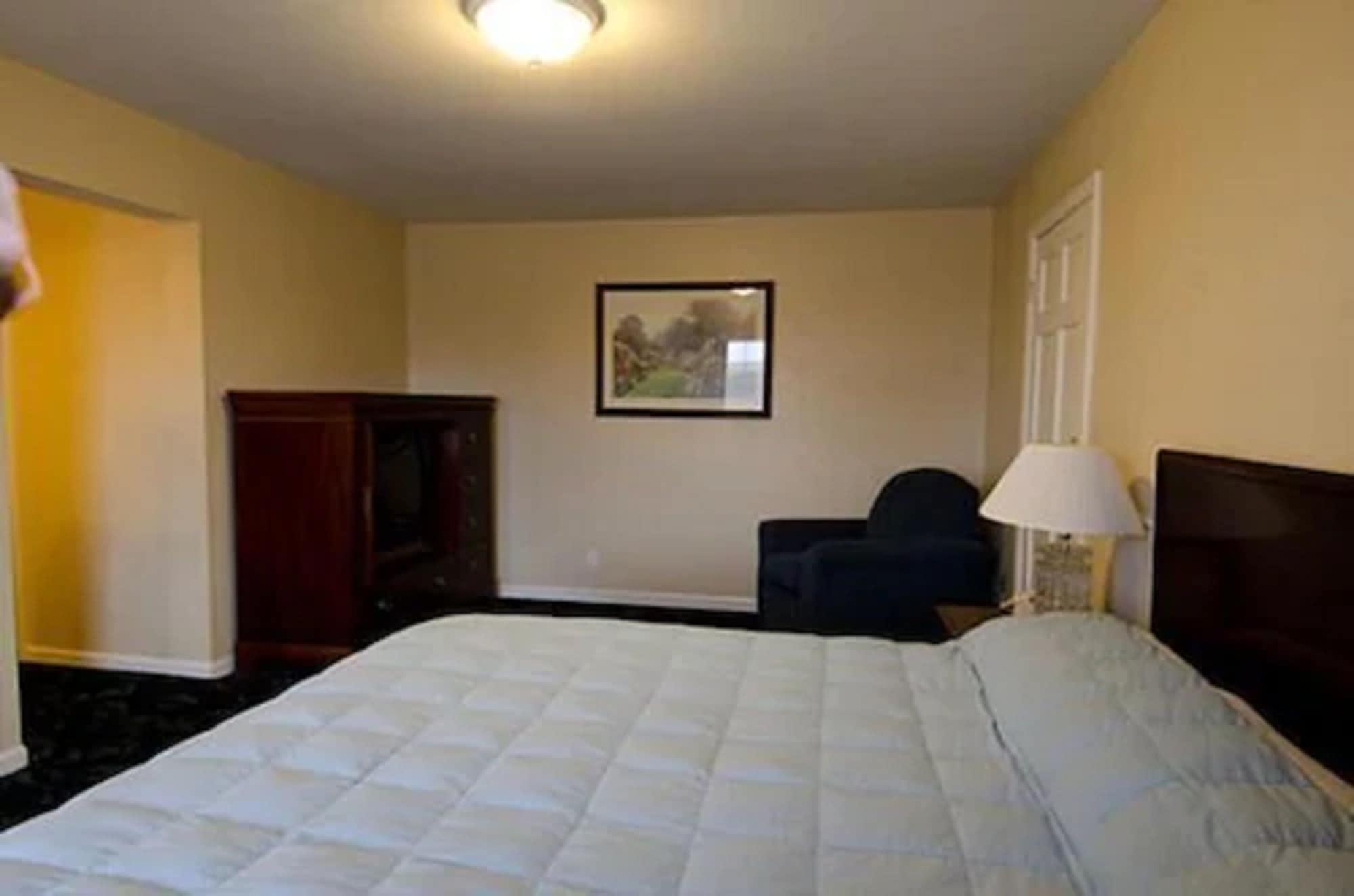 Alpine Inn & Suites Рокфорд Экстерьер фото