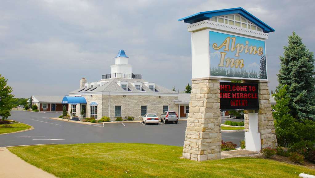 Alpine Inn & Suites Рокфорд Экстерьер фото